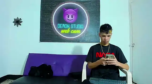 Snapshot of Exclusive_Duo66 chatting on December 2024 12:27:01 PM Exclusive Duo66 online show from December 2024 12:27:01 PM
