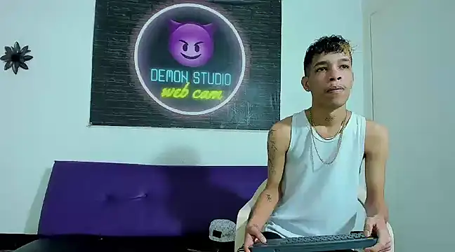 Snapshot of Exclusive_Duo66 chatting on December 2024 12:52:02 PM Exclusive Duo66 online show from December 2024 12:52:02 PM
