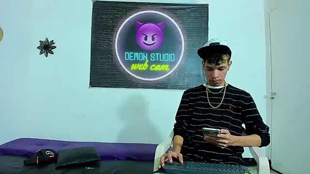 Snapshot of Exclusive_Duo66 chatting on January 2025 12:41:02 PM Exclusive Duo66 online show from January 2025 12:41:02 PM