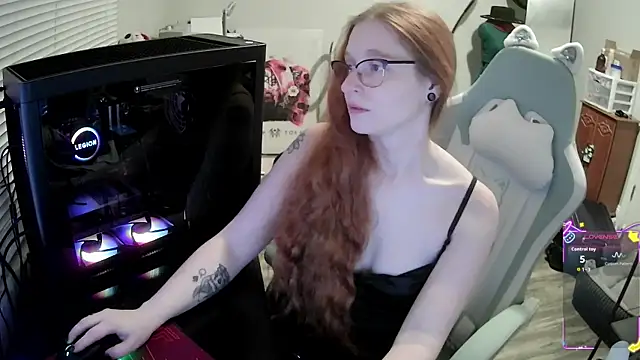 LilyFoxxx online show from November 2025 04:22:01 AM