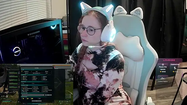 Snapshot of LilyFoxxx chatting on May 2026 06:19:02 AM LilyFoxxx online show from May 2026 06:19:02 AM