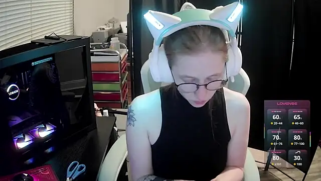 Snapshot of LilyFoxxx chatting on June 2026 05:11:01 AM LilyFoxxx online show from June 2026 05:11:01 AM
