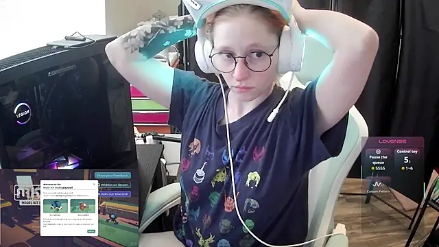 Snapshot of LilyFoxxx chatting on June 2026 08:34:02 PM LilyFoxxx online show from June 2026 08:34:02 PM