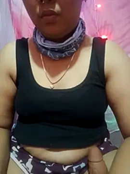 Snapshot of Super-Couple chatting on November 2025 08:57:01 PM Super-Couple online show from November 2025 08:57:01 PM