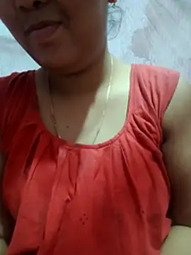 Snapshot of Super-Couple chatting on February 2026 05:36:01 AM Super-Couple online show from February 2026 05:36:01 AM