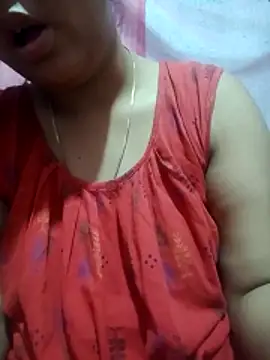 Snapshot of Super-Couple chatting on February 2026 09:35:01 PM Super-Couple online show from February 2026 09:35:01 PM