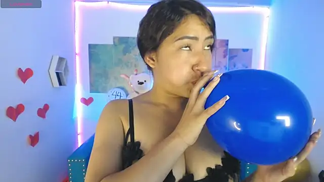 Snapshot of Sofi_hot_4m chatting on February 2025 04:35:02 PM Sofi hot 4m online show from February 2025 04:35:02 PM