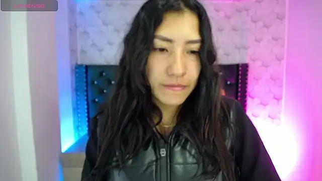 Snapshot of Sofi_hot_4m chatting on October 2025 05:22:02 PM Sofi hot 4m online show from October 2025 05:22:02 PM