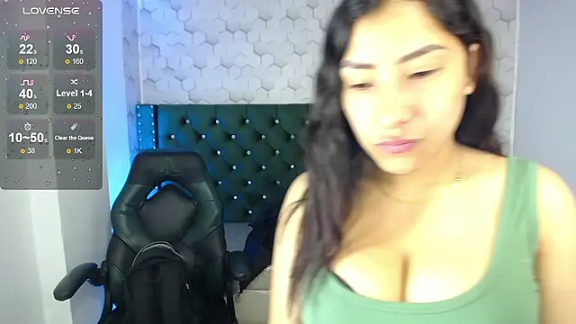 Snapshot of Sofi_hot_4m chatting on October 2025 01:33:02 PM Sofi hot 4m online show from October 2025 01:33:02 PM