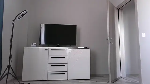 Antonia 1313 online show from January 2025 08:10:01 AM