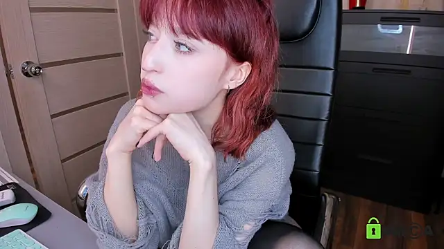 ElizaNik  online show from May 2026 11:34:04 PM