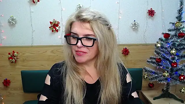 Snapshot of Julya_Barbi chatting on December 2024 09:21:02 AM Julya Barbi online show from December 2024 09:21:02 AM