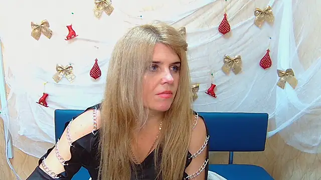 Snapshot of Julya_Barbi chatting on December 2024 05:53:02 PM Julya Barbi online show from December 2024 05:53:02 PM