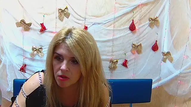 Snapshot of Julya_Barbi chatting on December 2024 06:05:01 PM Julya Barbi online show from December 2024 06:05:01 PM