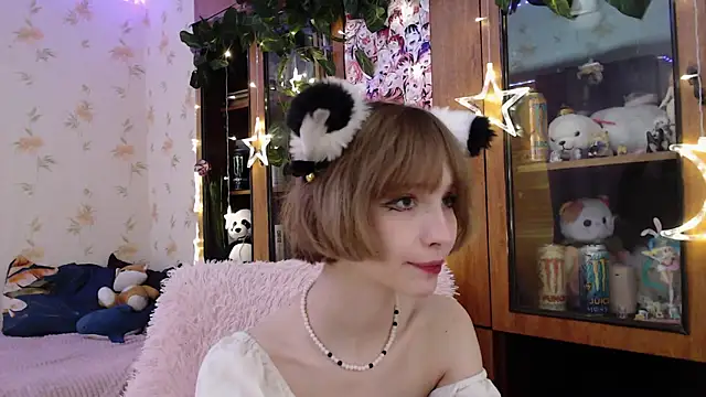 cloudgirrl online show from March 2025 01:15:01 AM