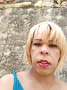 Snapshot of blondebitchlitle chatting on February 2025 04:47:01 PM blondebitchlitle online show from February 2025 04:47:01 PM