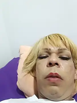 Snapshot of blondebitchlitle chatting on February 2025 10:54:01 PM blondebitchlitle online show from February 2025 10:54:01 PM
