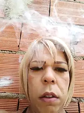 Snapshot of blondebitchlitle chatting on February 2025 02:59:02 PM blondebitchlitle online show from February 2025 02:59:02 PM