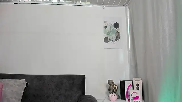 LaylaJewel online show from March 2026 05:28:02 PM