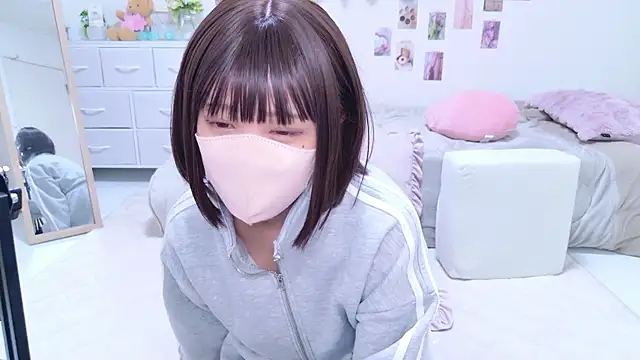 Snapshot of aki_zzz chatting on October 2025 05:13:02 PM aki zzz online show from October 2025 05:13:02 PM