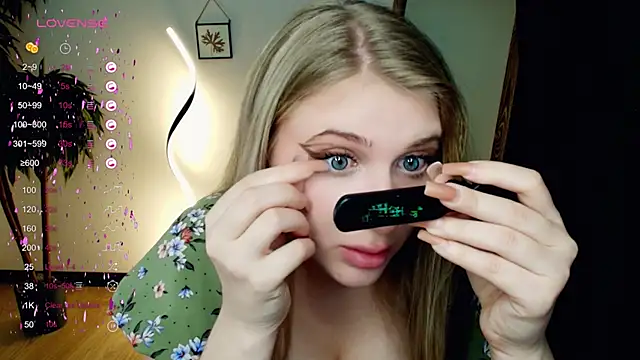 Evacadooo online show from January 2025 02:26:02 AM