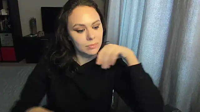 MollyCheiz online show from October 2025 11:00:02 AM