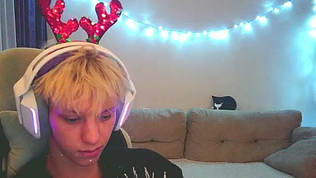 Ostin meow online show from December 2024 05:33:02 PM