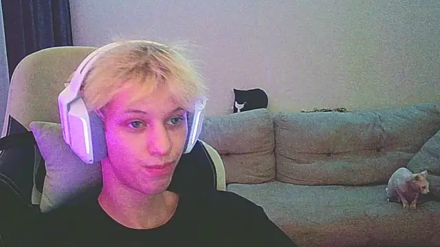 Ostin meow online show from December 2024 05:53:02 PM