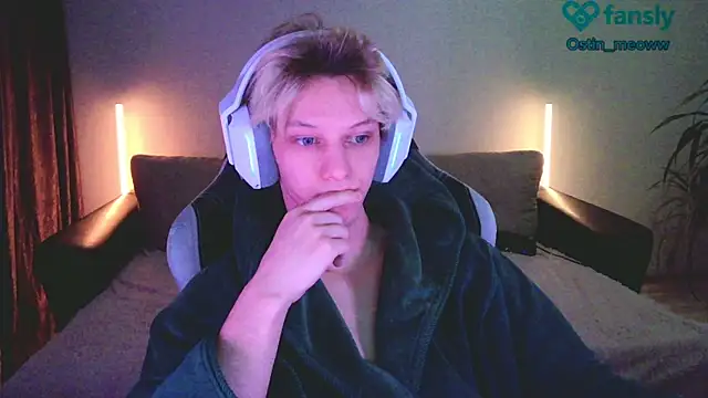 Ostin meow online show from January 2025 02:46:02 PM