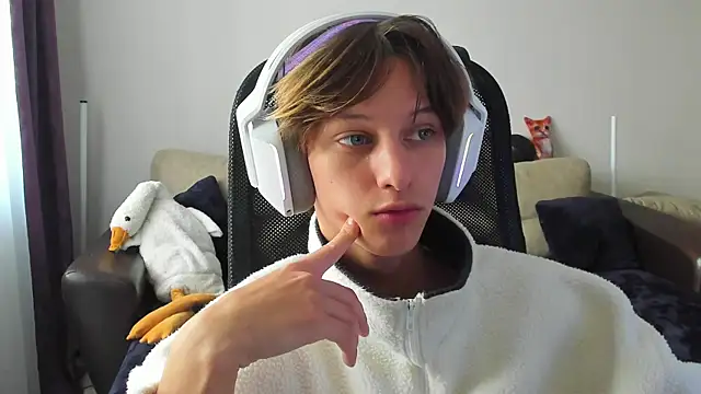 Ostin meow online show from September 2025 08:02:02 AM