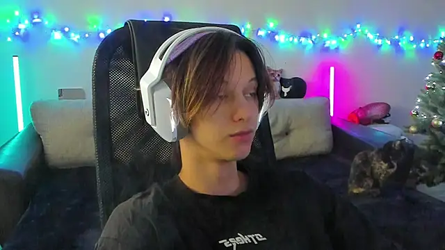 Ostin meow online show from December 2025 06:39:02 AM