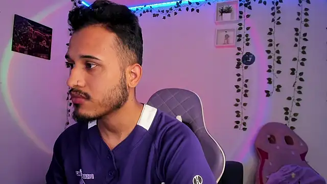 Raf brunette online show from December 2024 01:30:02 PM