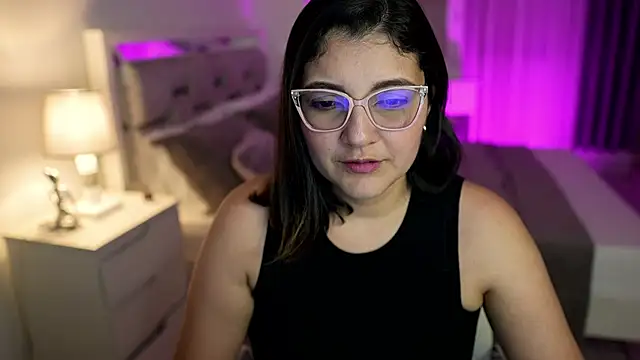 Snapshot of Camilaa_bueno chatting on February 2025 12:46:01 AM Camilaa bueno online show from February 2025 12:46:01 AM