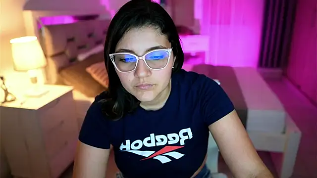 Snapshot of Camilaa_bueno chatting on March 2025 01:37:01 AM Camilaa bueno online show from March 2025 01:37:01 AM