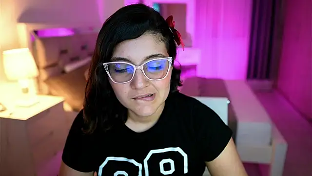 Snapshot of Camilaa_bueno chatting on March 2025 01:54:01 AM Camilaa bueno online show from March 2025 01:54:01 AM