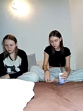 ella grays online show from October 2025 06:40:01 PM