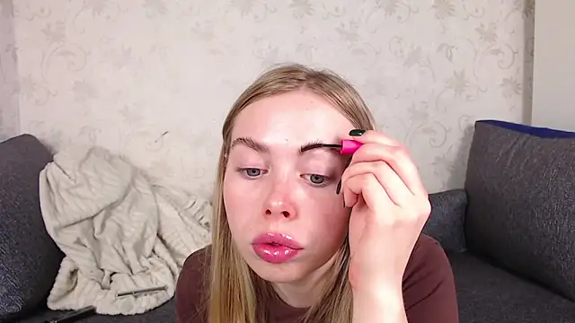 sofiaa here online show from May 2026 12:17:01 AM