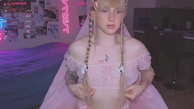 p1nkvenom online show from November 2025 02:28:01 PM