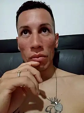 Snapshot of FlacoDani chatting on October 2025 03:19:01 PM FlacoDani online show from October 2025 03:19:01 PM