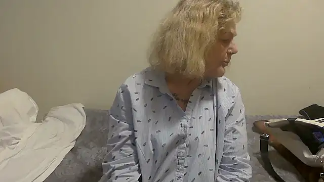 housewife shantie online show from September 2025 10:09:02 AM