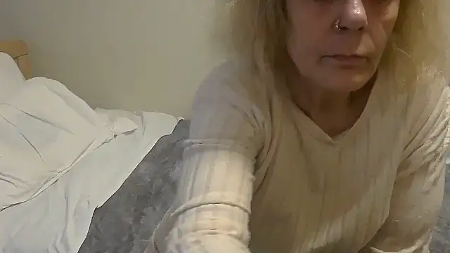 housewife shantie online show from October 2025 02:29:01 PM