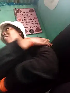 curvyloneah75 online show from March 2025 01:51:01 PM