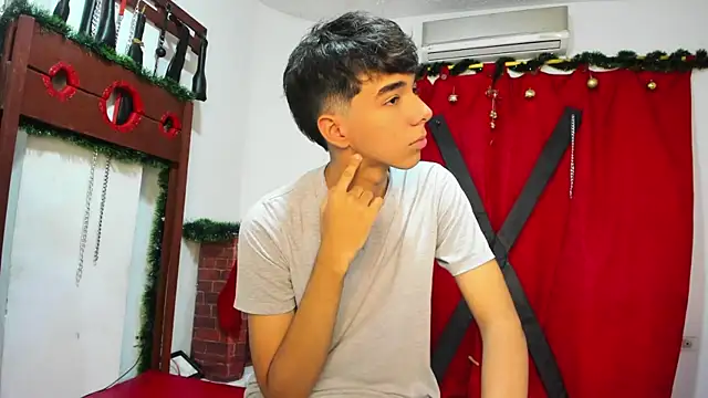 Snapshot of Harry_LatinBoy chatting on December 2024 08:08:01 PM Harry LatinBoy online show from December 2024 08:08:01 PM