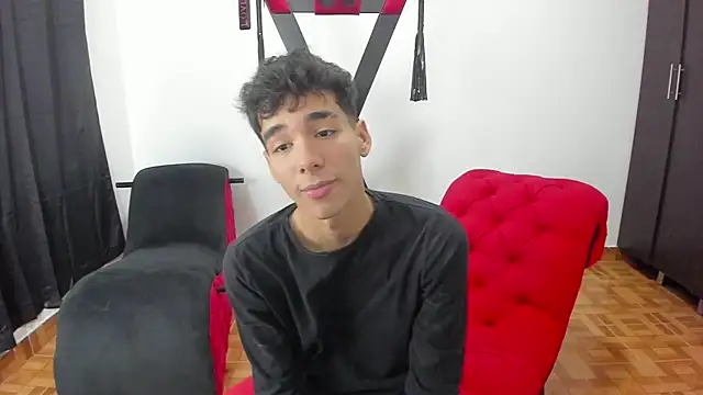 Snapshot of Harry_LatinBoy chatting on January 2025 08:15:02 PM Harry LatinBoy online show from January 2025 08:15:02 PM