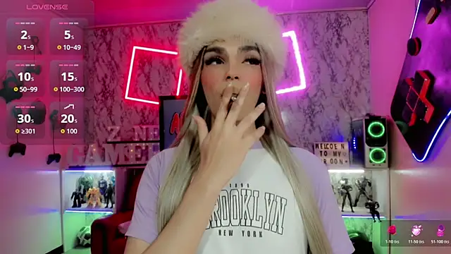 Snapshot of Alessa_mullen chatting on November 2025 03:53:02 AM Alessa mullen online show from November 2025 03:53:02 AM