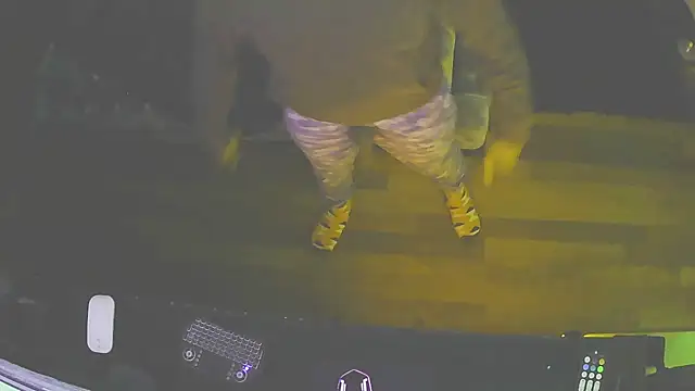 Snapshot of Bignc chatting on October 2025 09:48:01 AM Bignc online show from October 2025 09:48:01 AM