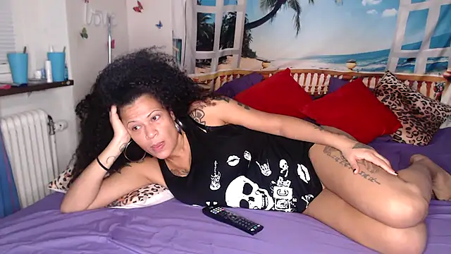 Samanthabrownlatina7 online show from December 2024 10:58:02 PM