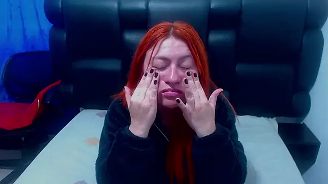 Snapshot of XxMiaSexxyHotxX chatting on November 2025 02:06:01 PM XxMiaSexxyHotxX online show from November 2025 02:06:01 PM