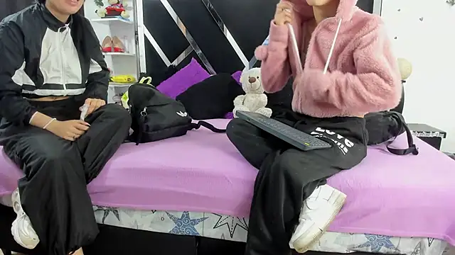 abby eemily online show from October 2025 12:02:01 PM