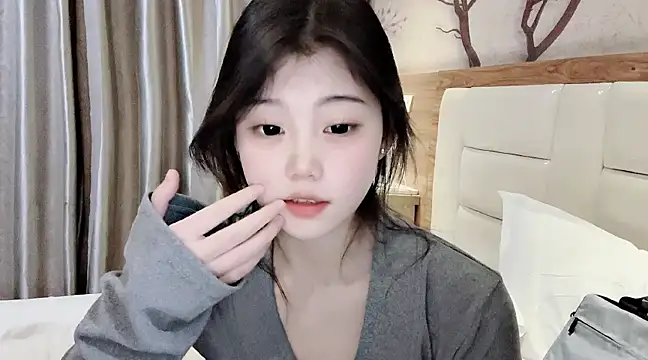 Snapshot of yangyang-1115 chatting on February 2025 02:29:02 PM yangyang-1115 online show from February 2025 02:29:02 PM